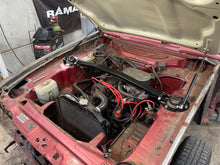 Load image into Gallery viewer, Strut Brace Bonnet Ram Kit (Mk2/3 Capri with Pinto Engine only)
