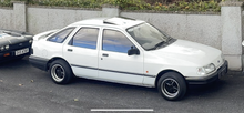 Load image into Gallery viewer, Ford Sierra Hatchback Tailgate Struts/Rams

